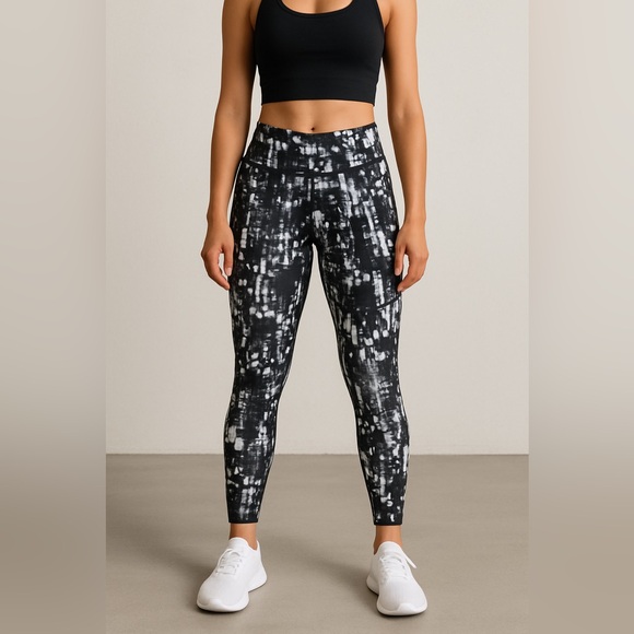 Calvin Klein Pants - Calvin Klein Black White Abstract High Waist Leggings Athletic Size L